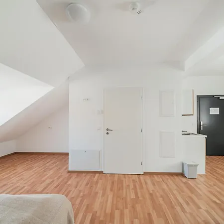 Suits דירה ווינר נוישטאדט