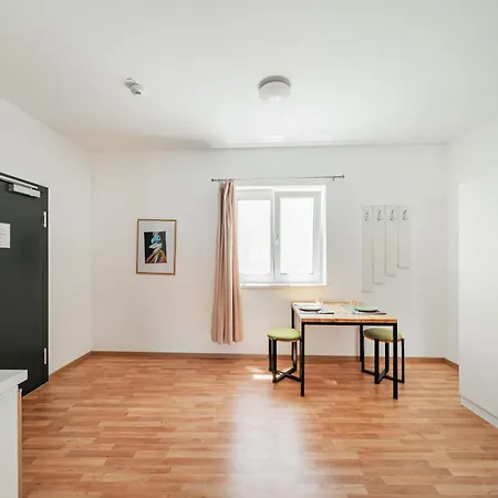 Suits * ווינר נוישטאדט